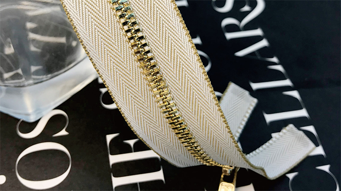 不锈钢香蕉成人APP在线观看